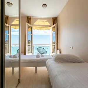 Les Pieds Dans L'eau - Bel - Vue - 6 Personnes Appartement